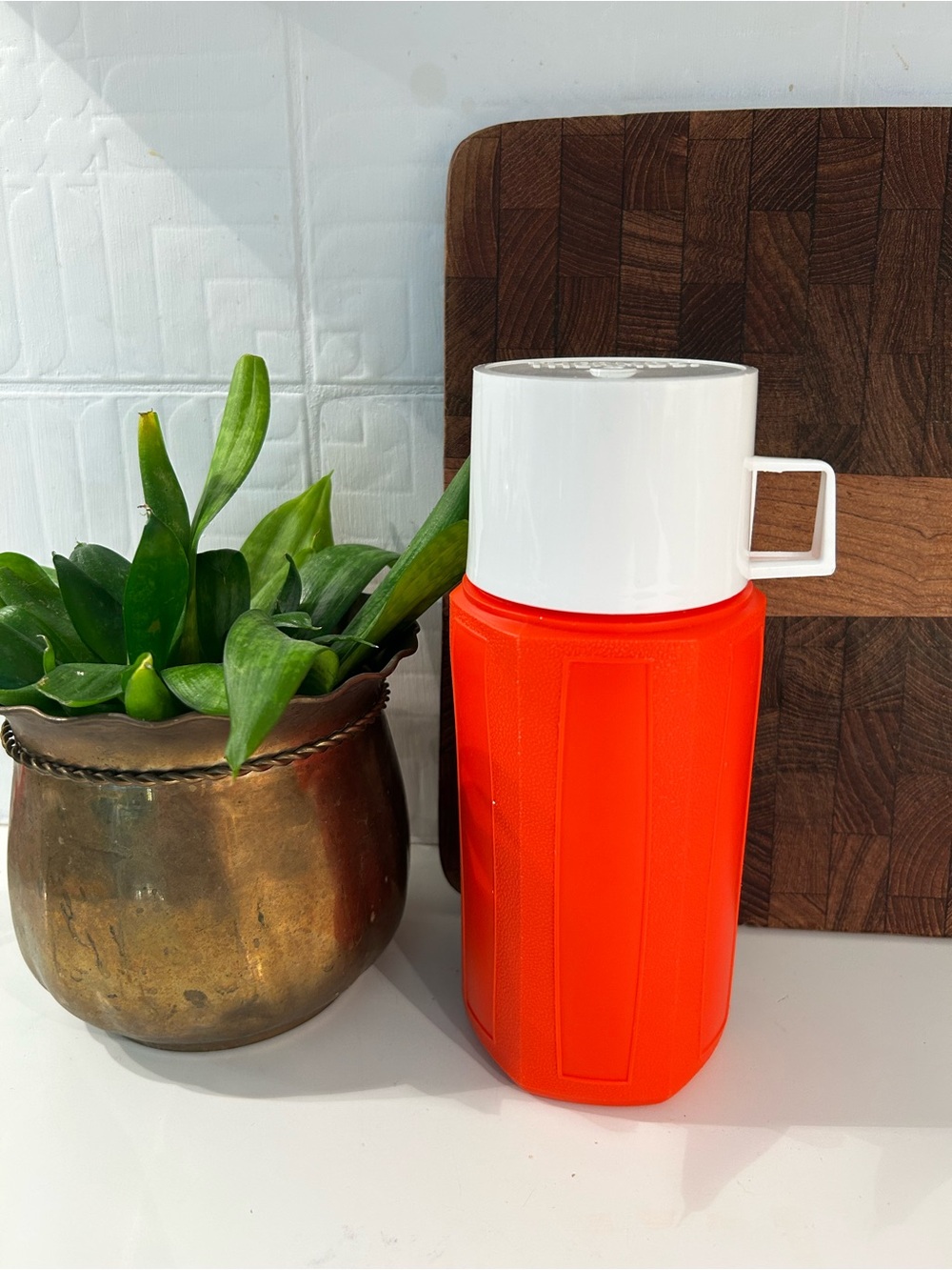Bouteille Thermos rouge des années 80 vintage
